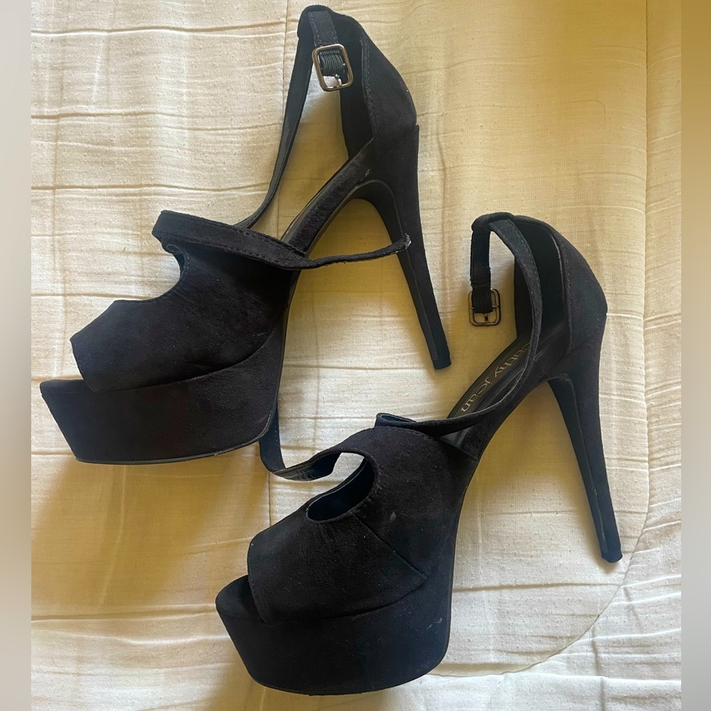 Cathy Jean Size 8 High Heel